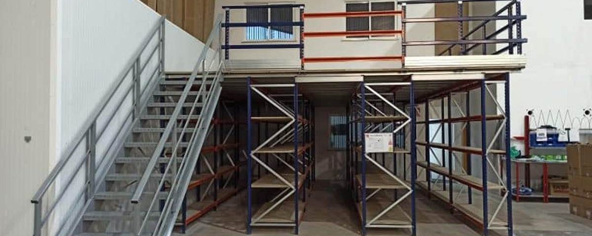 Portada entreplanta con picking