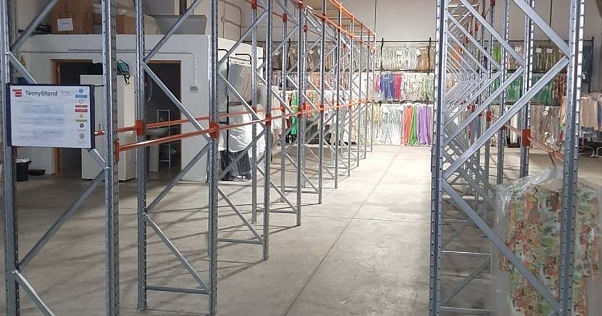 Estanterías picking para prendas colgadas