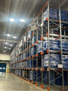 Incrementa tu capacidad de almacenamiento y optimiza la logística de tu almacén con soluciones de alta densidad como sistemas shuttle y estanterías compactas