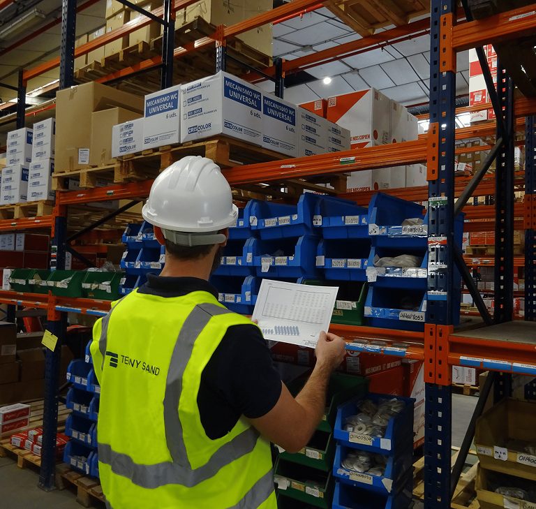 Renovar estanterías industriales