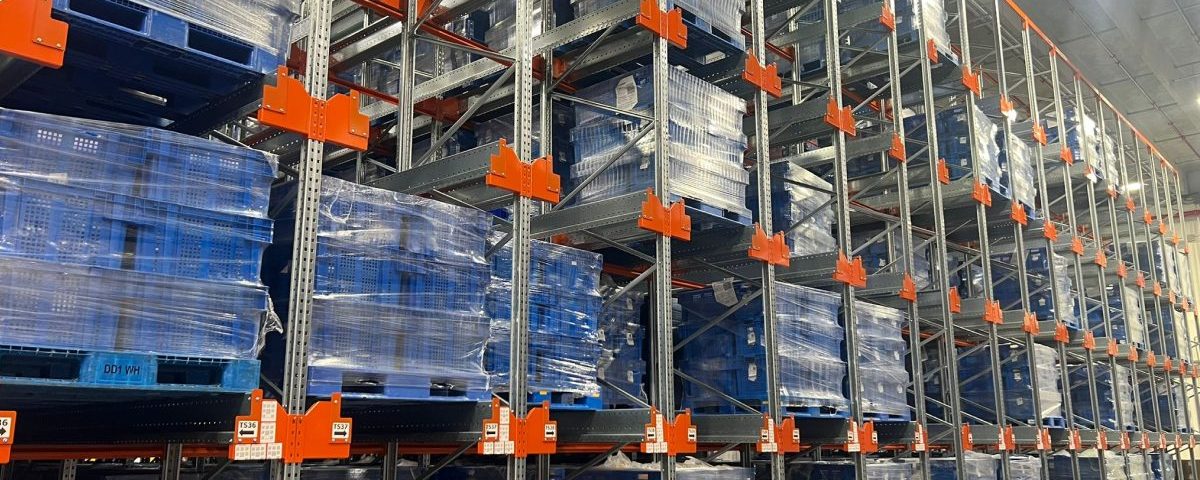 Incrementar su capacidad de almacenamiento y optimizar al máximo el espacio disponible en su almacén