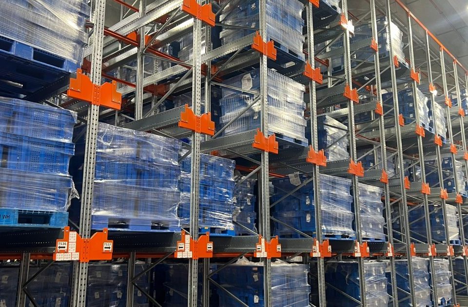 Incrementar su capacidad de almacenamiento y optimizar al máximo el espacio disponible en su almacén