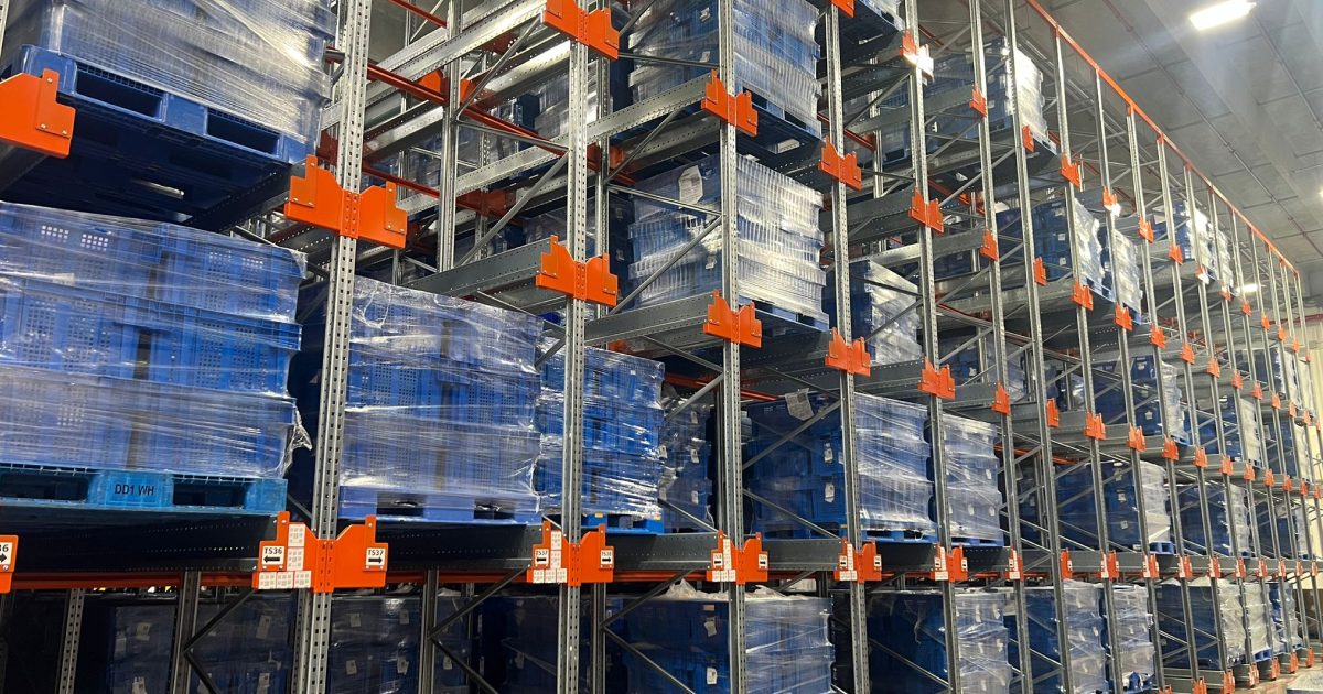 Incrementar su capacidad de almacenamiento y optimizar al máximo el espacio disponible en su almacén